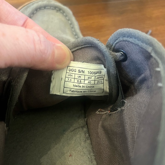 Vintage Ugg’s - Picture 7 of 8